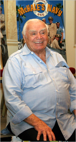 Ernest Borgnine answers questions and tells some great stories