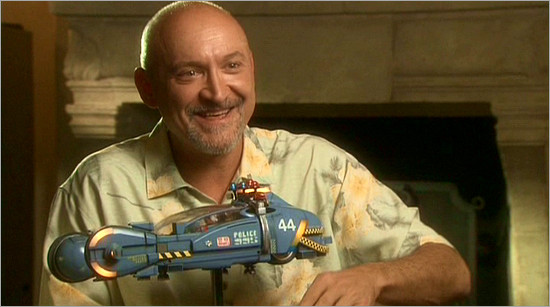 Frank Darabont shows off his Spinner replica.